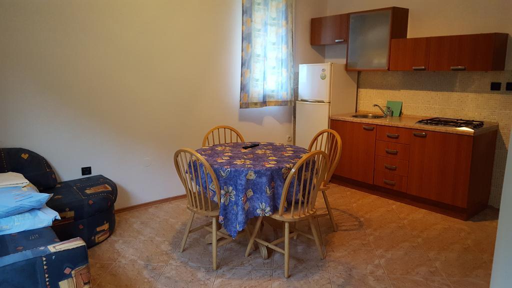 Apartments Vile Holiday Živogošće Kültér fotó