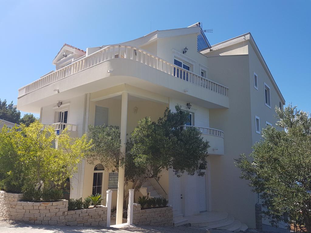 Apartments Vile Holiday Živogošće Kültér fotó